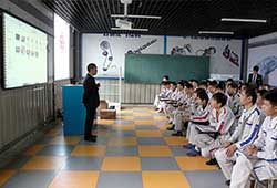 益路行汽車連鎖店蔣總來校介紹
