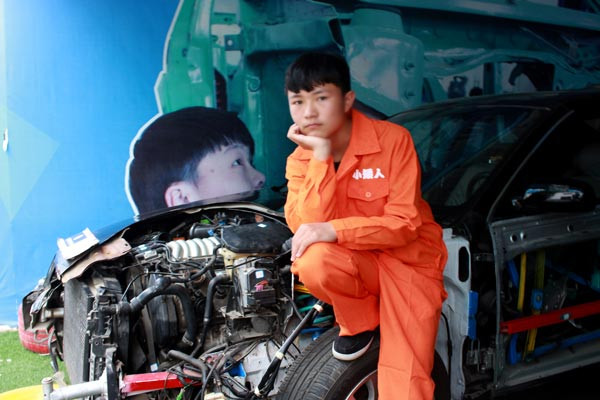 喜歡拆裝，所以喜歡學(xué)校的解剖車_副本.jpg