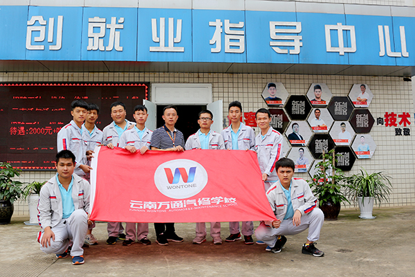 校企合作步，為企業提供優質的服務.jpg