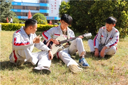 好動(dòng)聽，小草都醉了